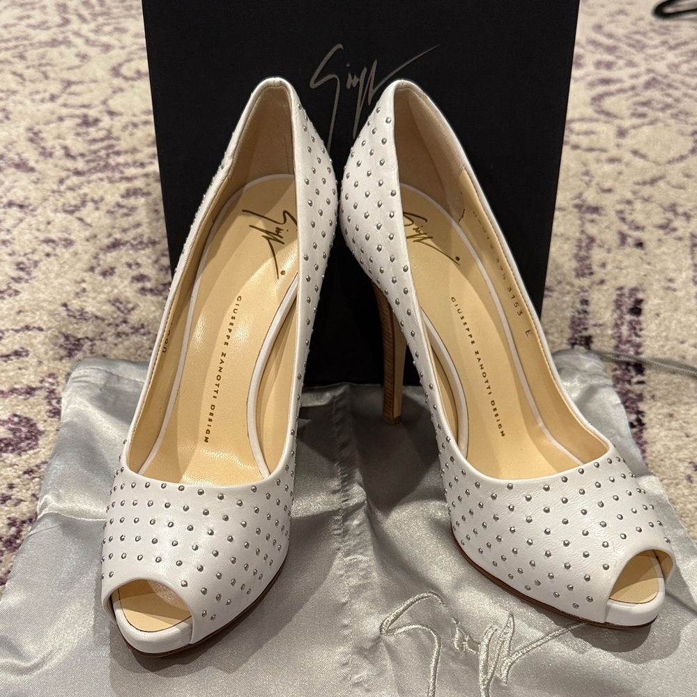 Giuseppe Zanotti White Peep-Toe Heel
